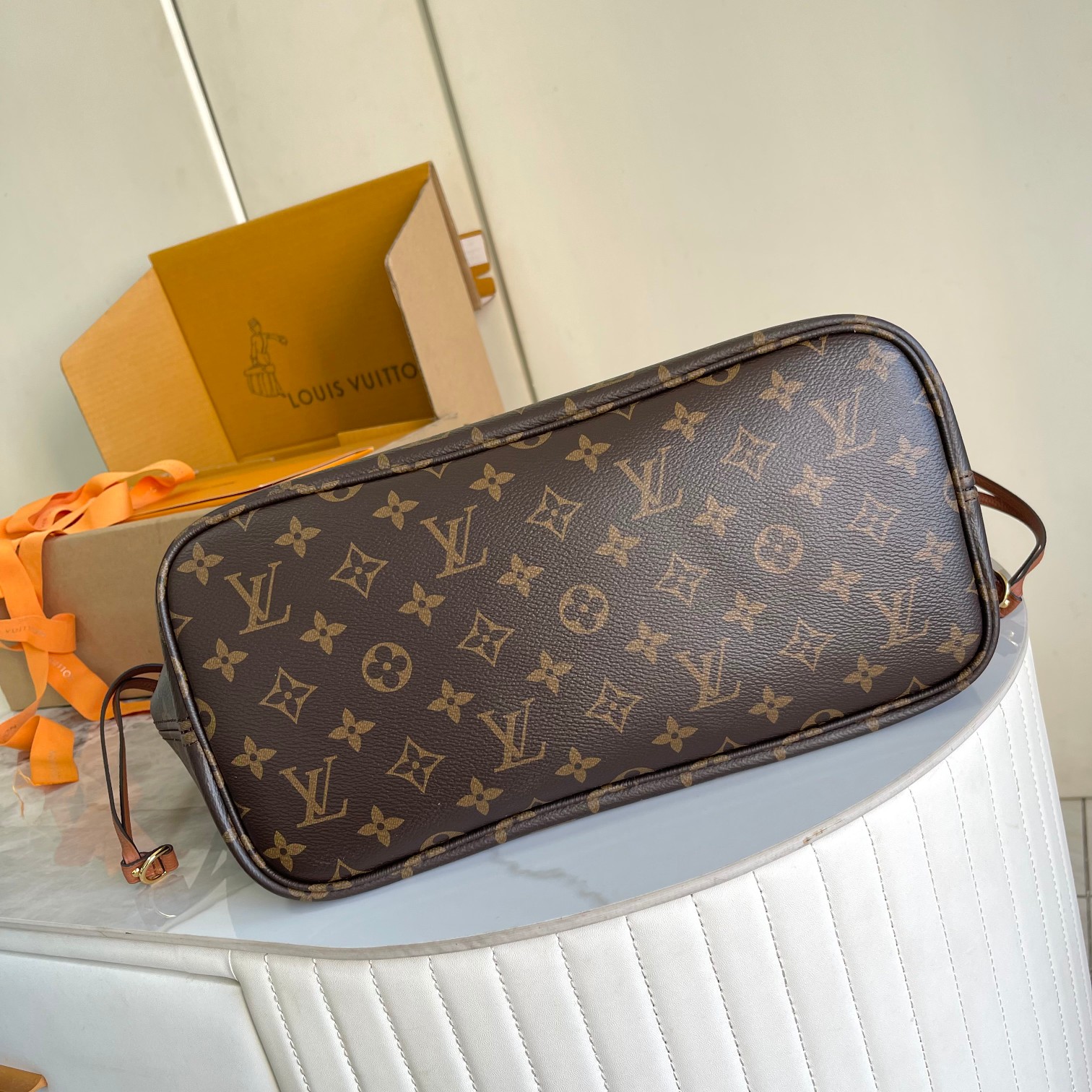 L0vis Vvtt0n Damier Azur Bag