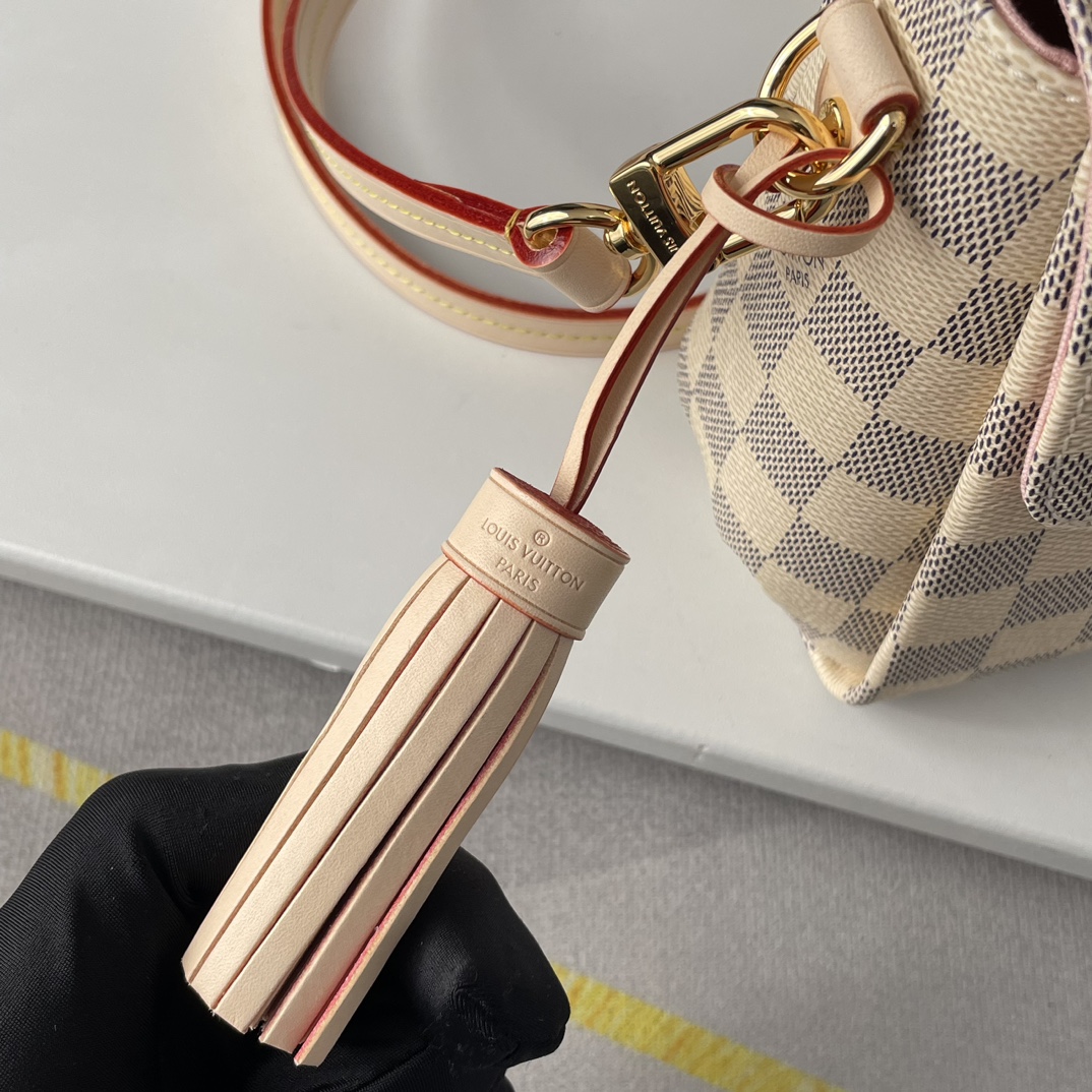 L0vis Vvtt0n Damier Azur