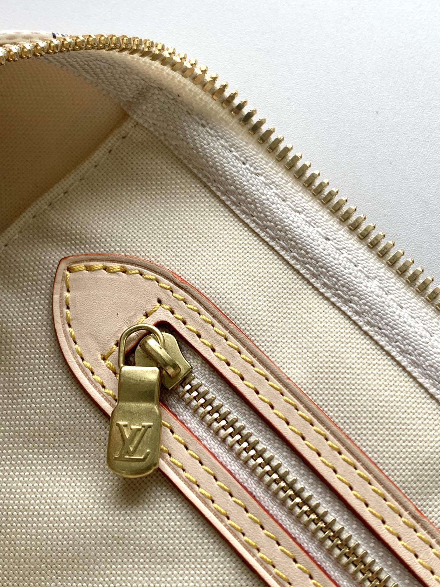 L0vis Vvtt0n Damier Azur