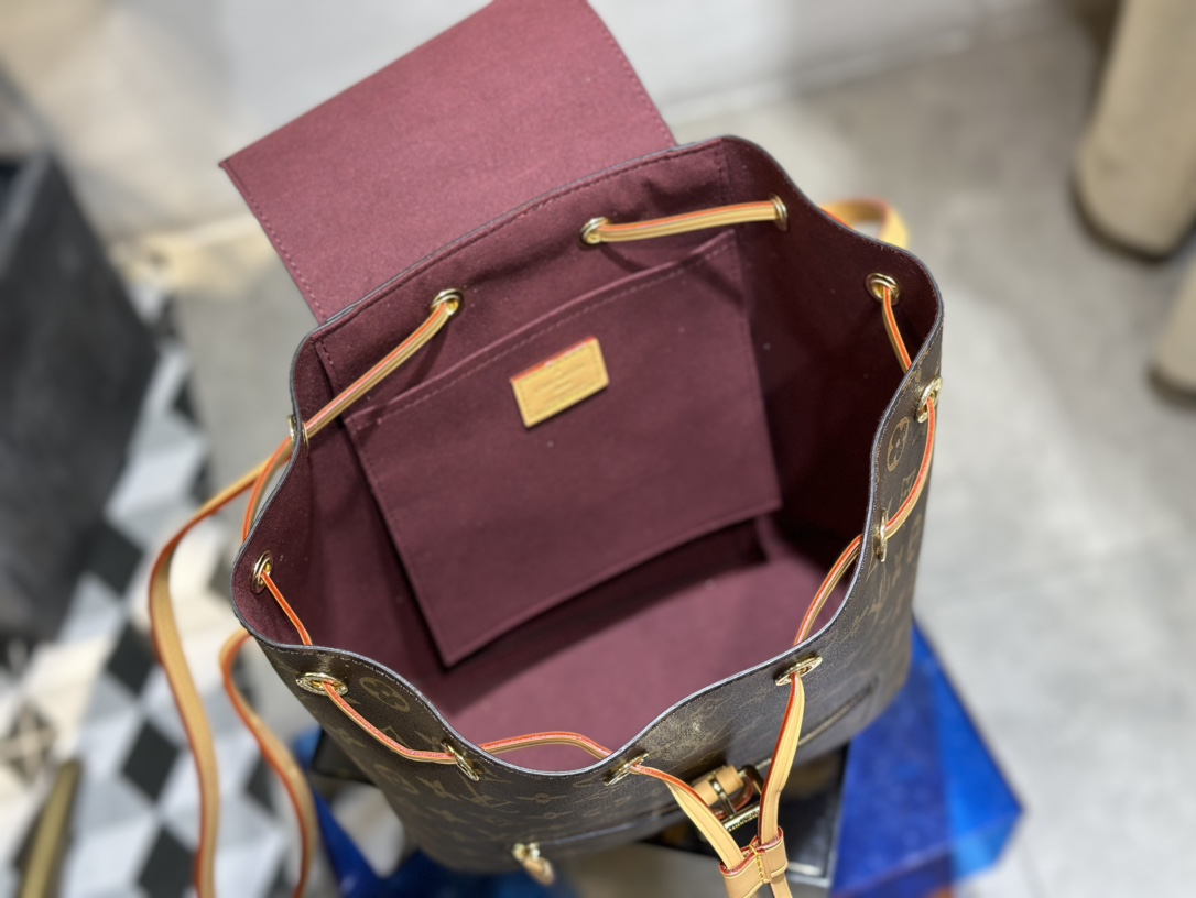 L0vis Vvtt0n Damier Azur