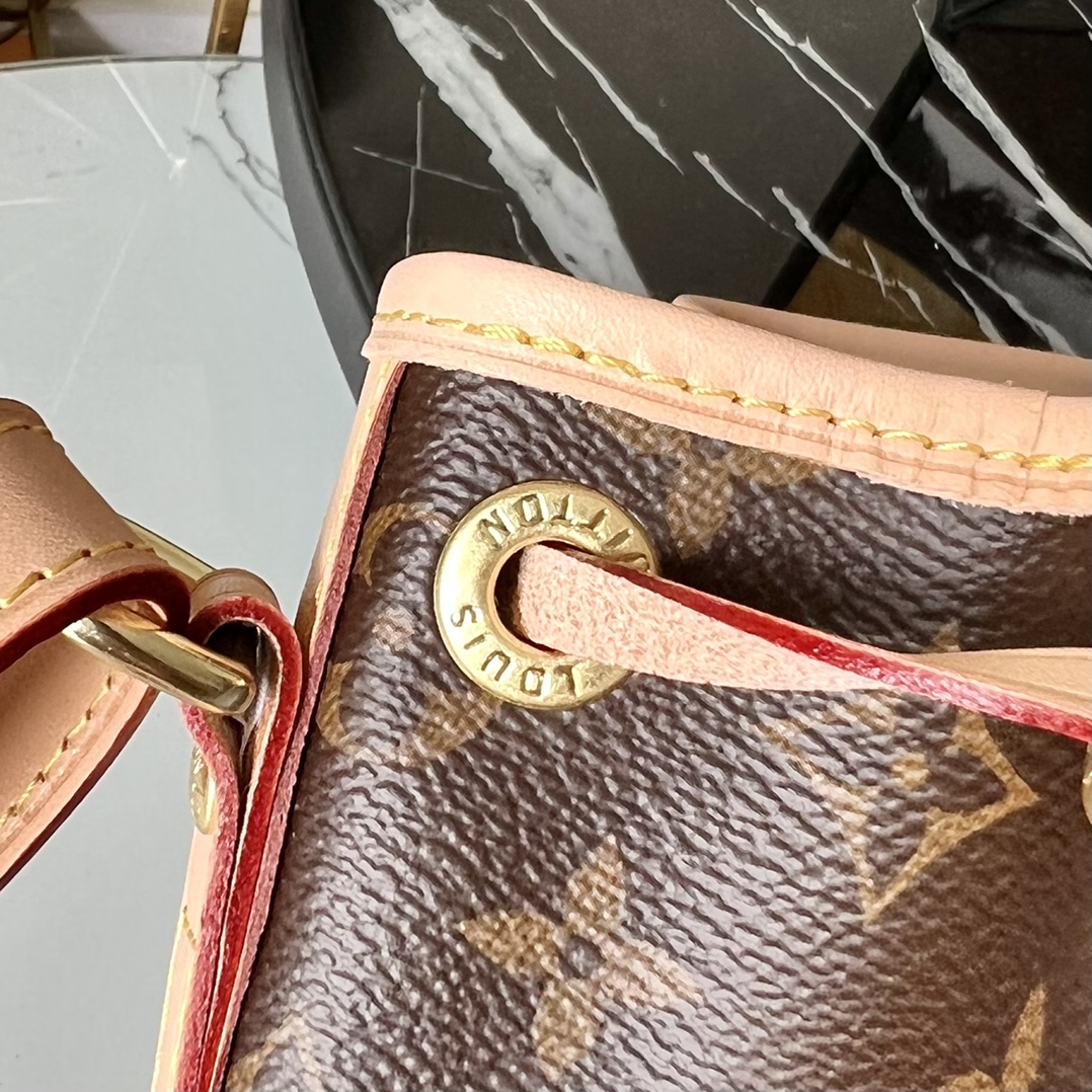 L0vis Vvtt0n Damier Azur