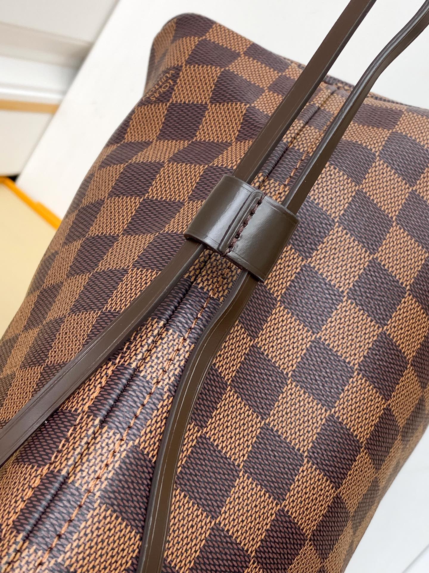 L0vis Vvtt0n Damier Azur