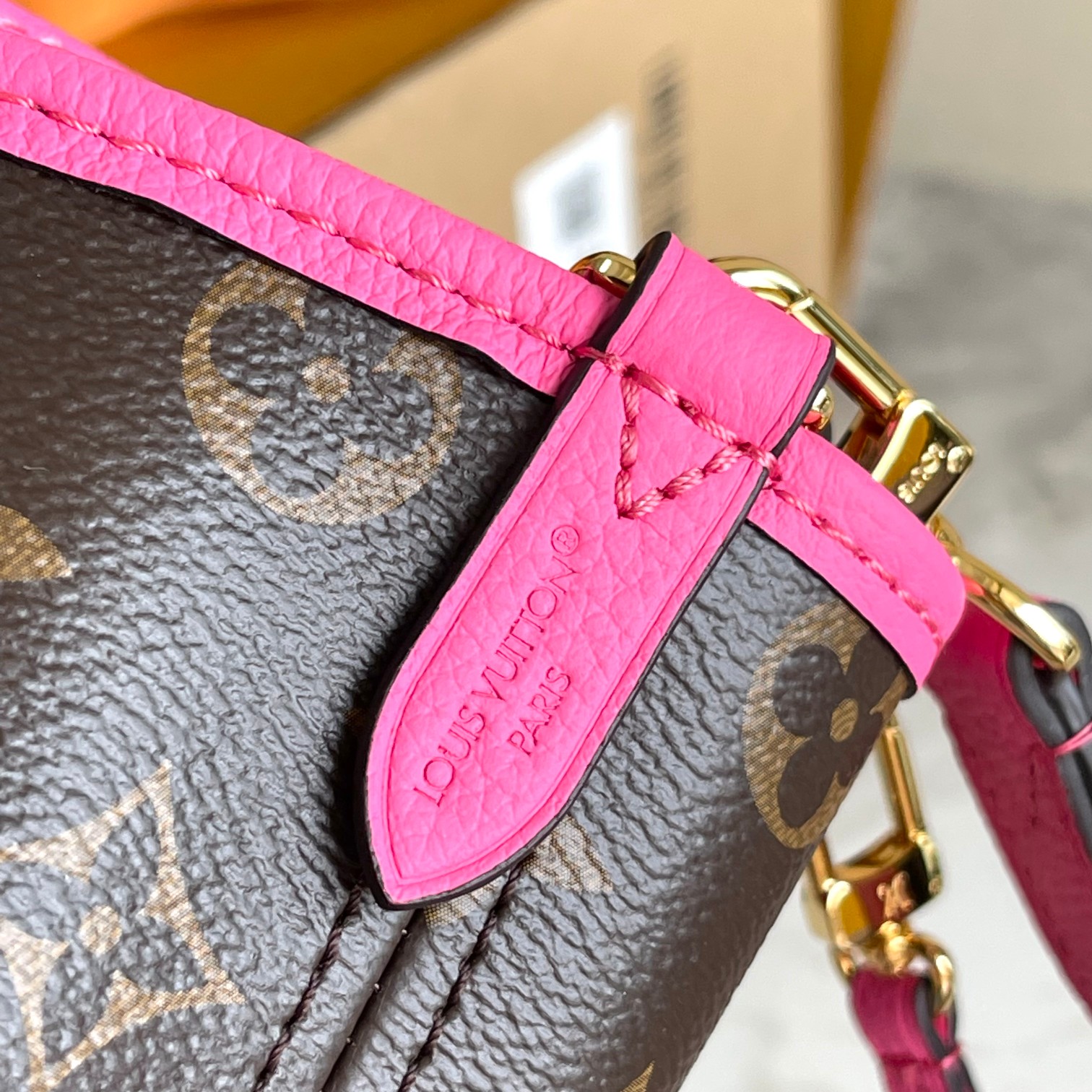 L0vis Vvtt0n Damier Azur Bag