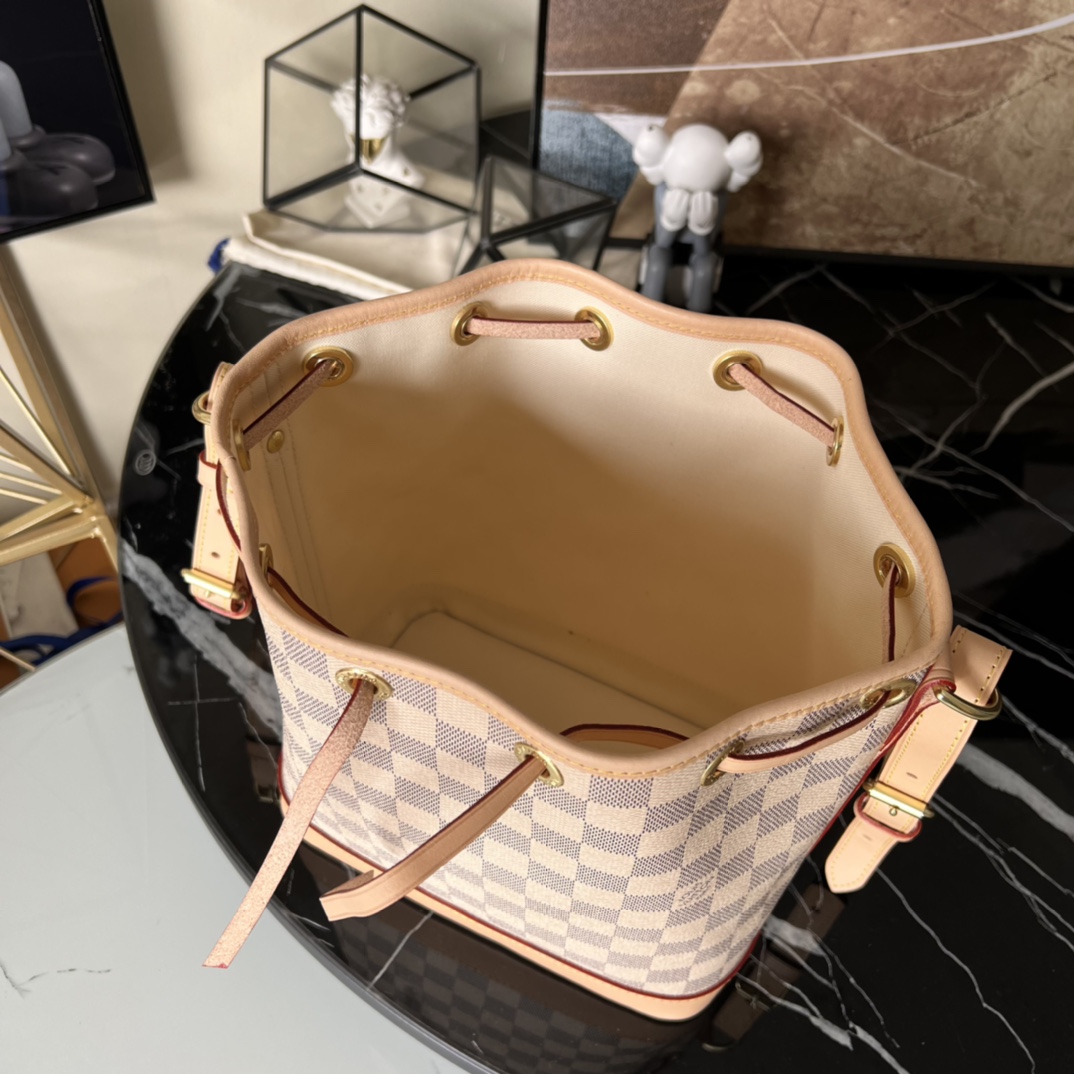 L0vis Vvtt0n Damier Azur