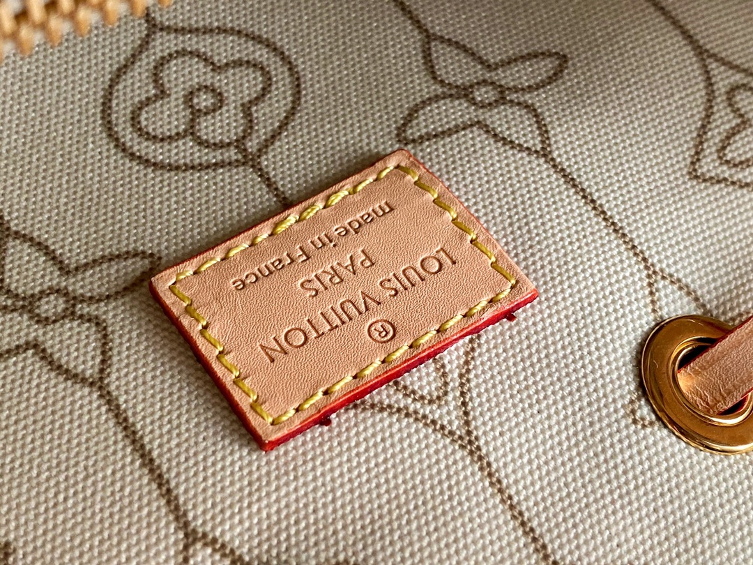 L0vis Vvtt0n Damier Azur