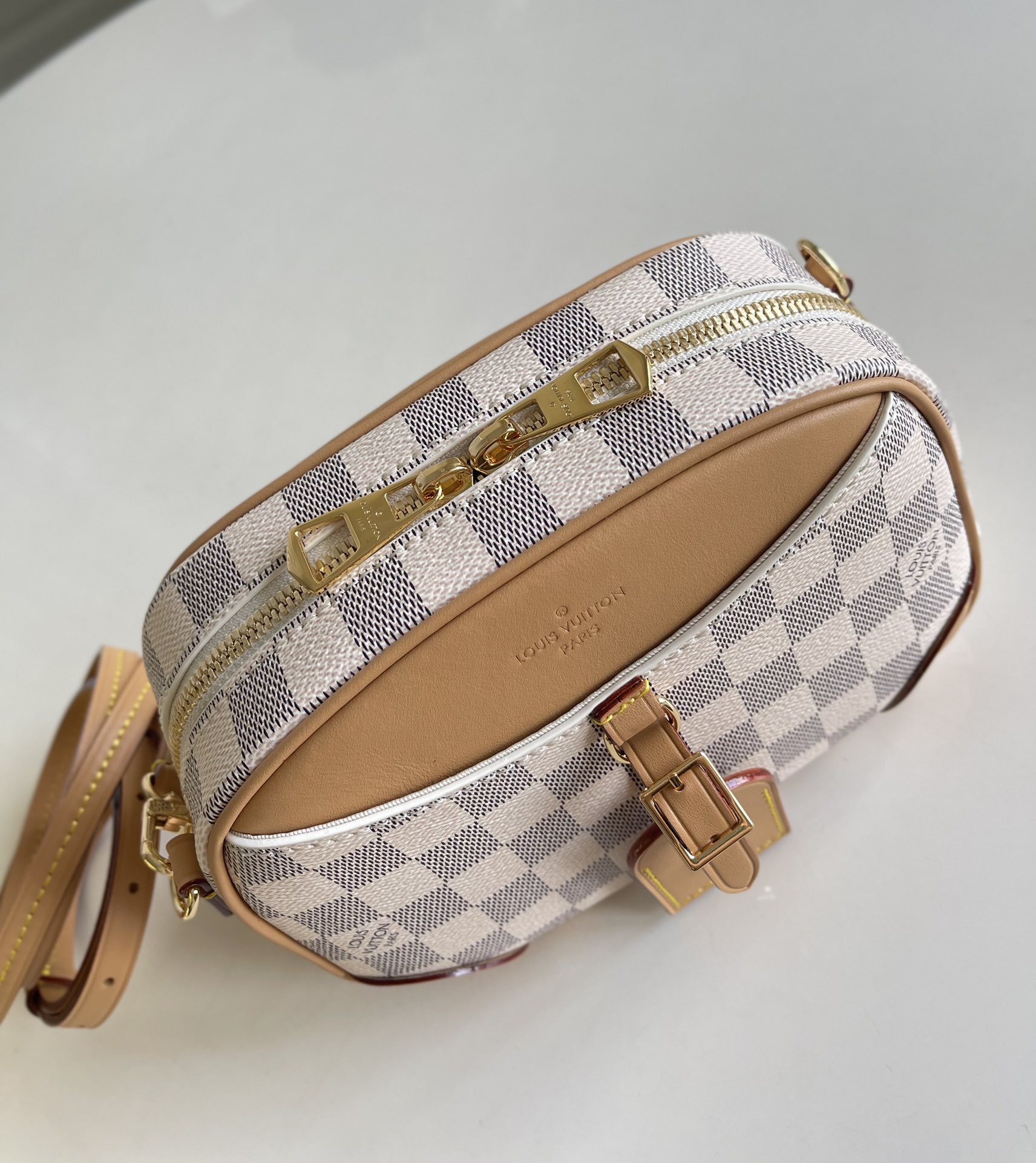 L0vis Vvtt0n Damier Azur