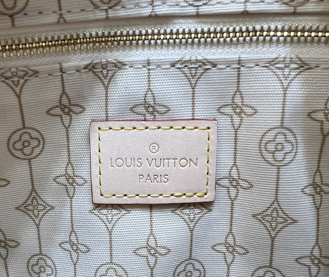 L0vis Vvtt0n Damier Azur