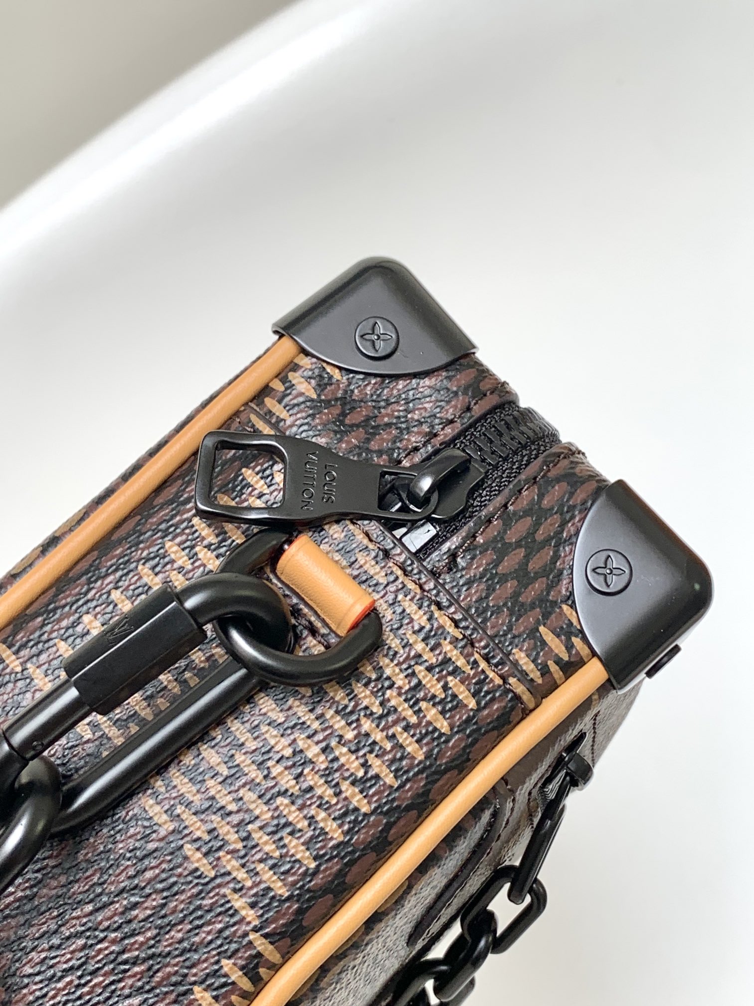 L0vis Vvtt0n Damier Ebene