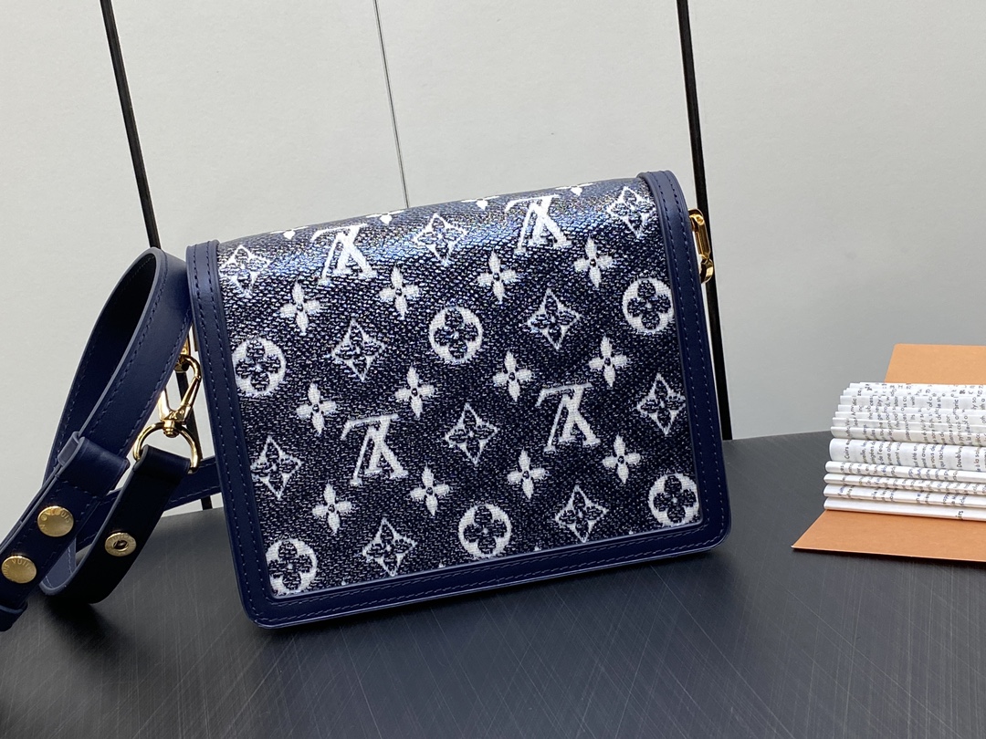 L0vis Vvtt0n Dauphine