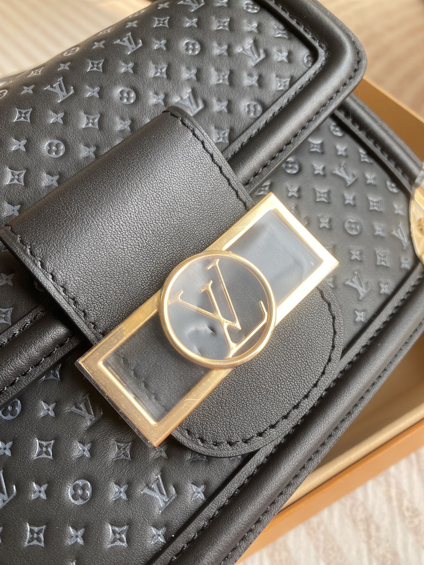 L0vis Vvtt0n Dauphine