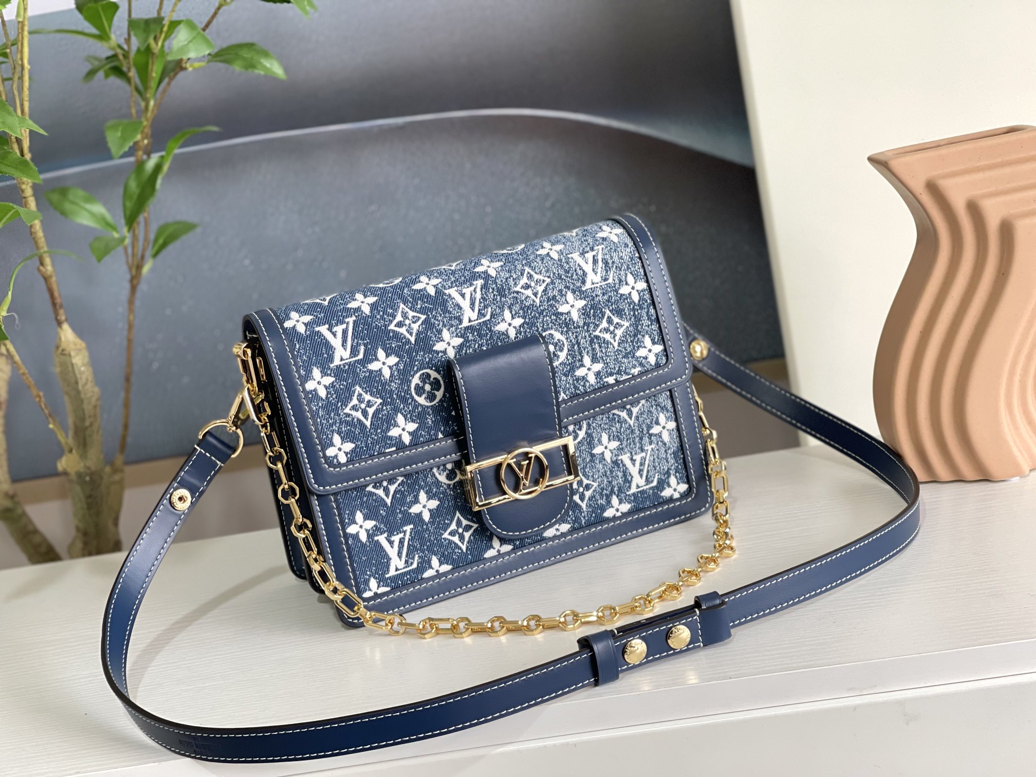 L0vis Vvtt0n Dauphine