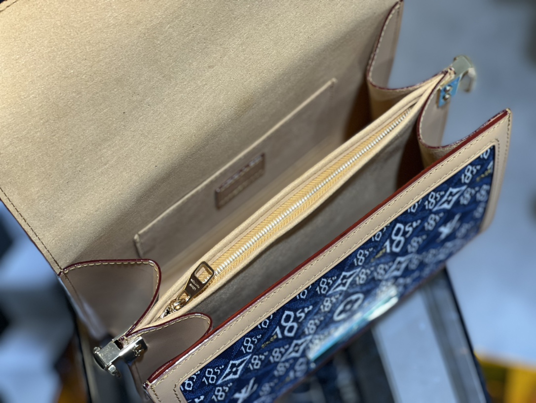 L0vis Vvtt0n Dauphine