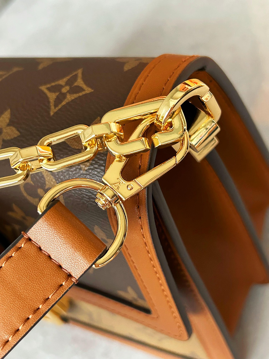 L0vis Vvtt0n Dauphine