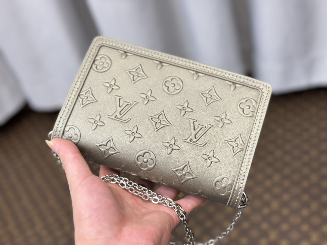 L0vis Vvtt0n Dauphine