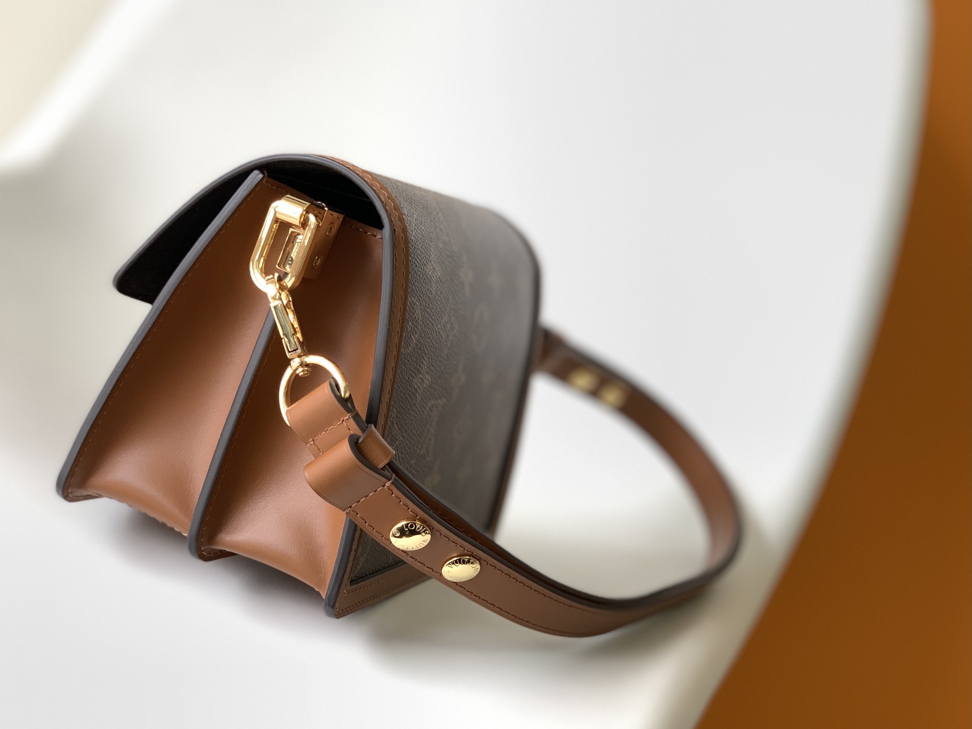 L0vis Vvtt0n Dauphine