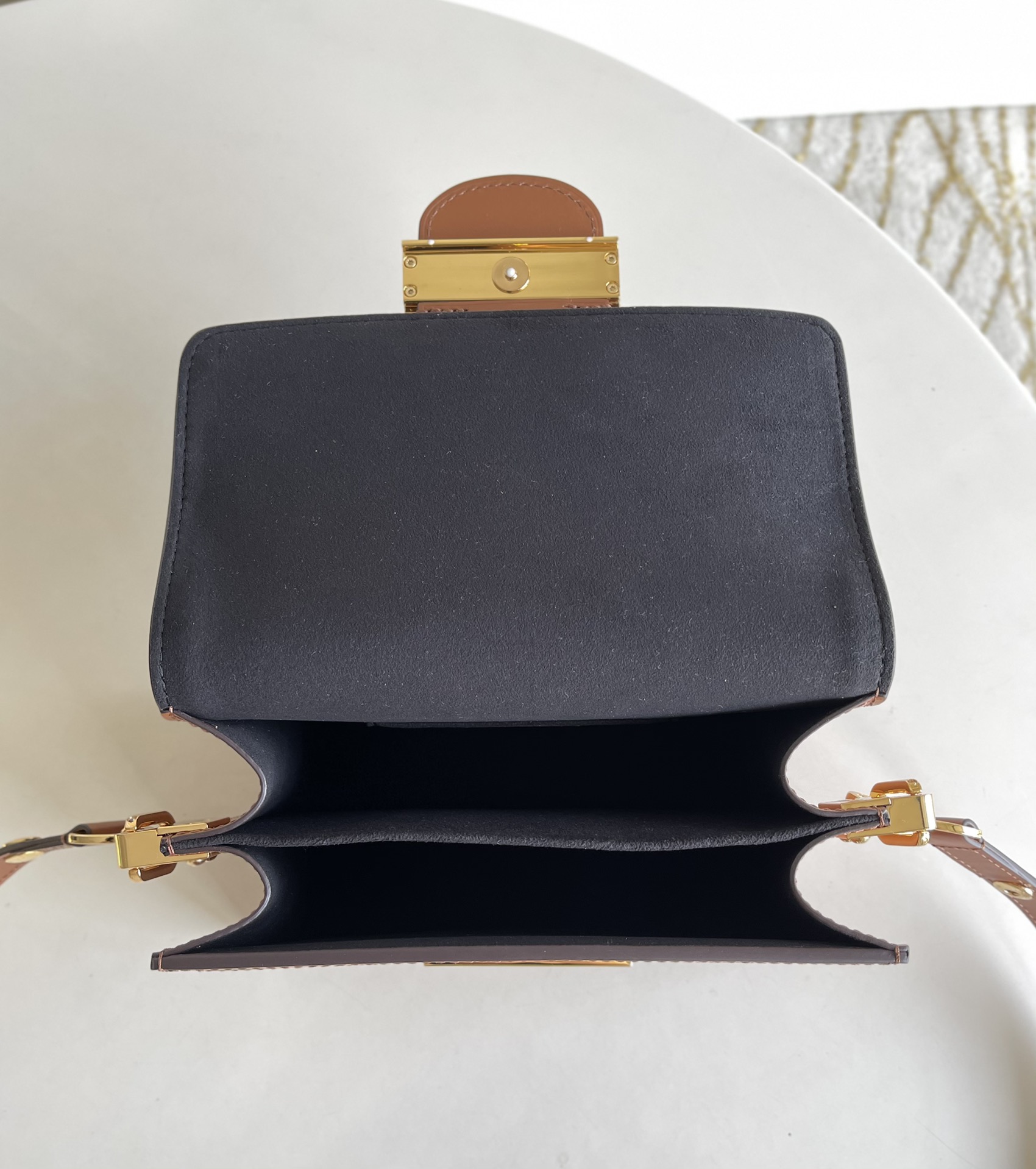 L0vis Vvtt0n Dauphine