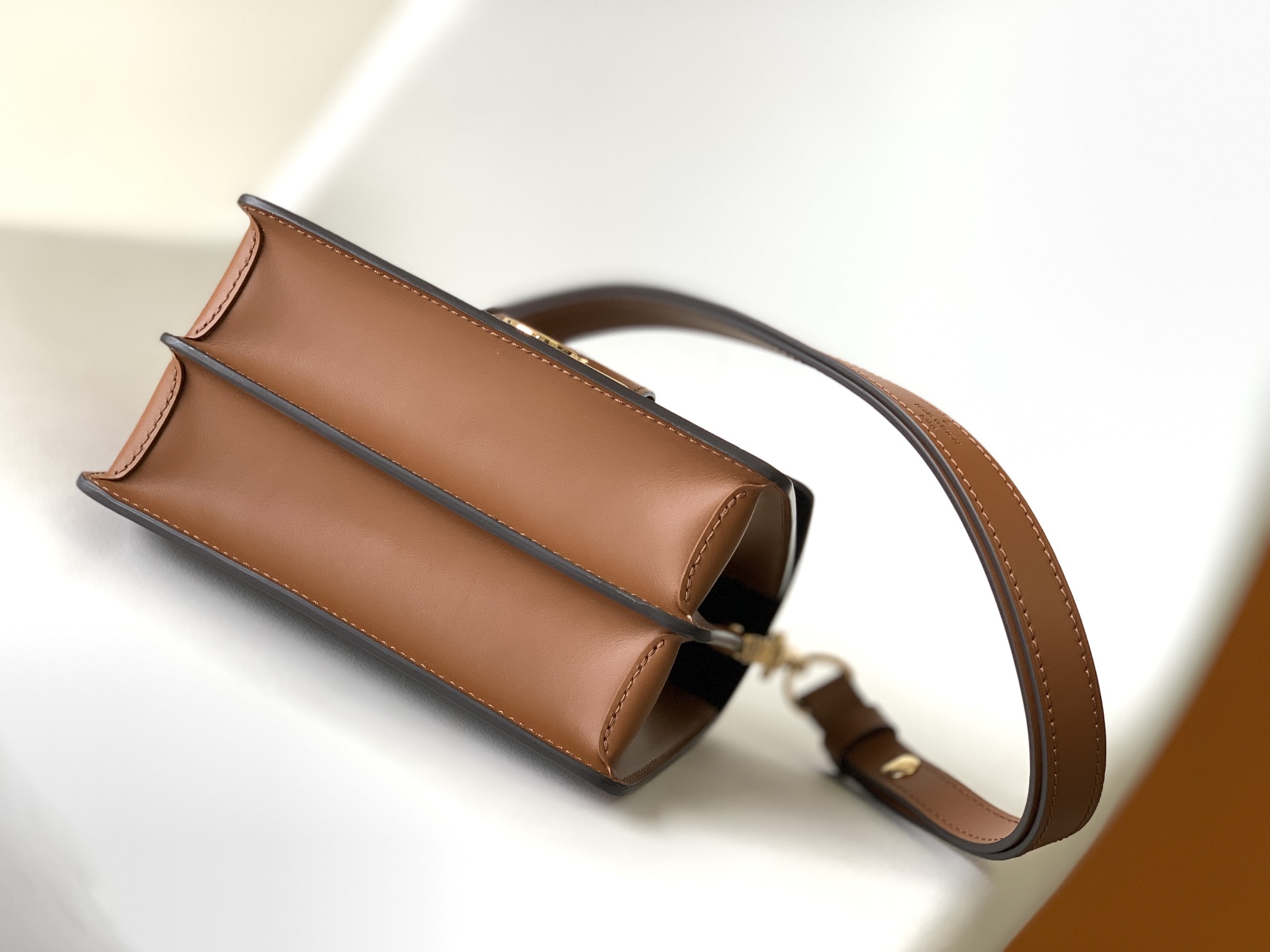 L0vis Vvtt0n Dauphine