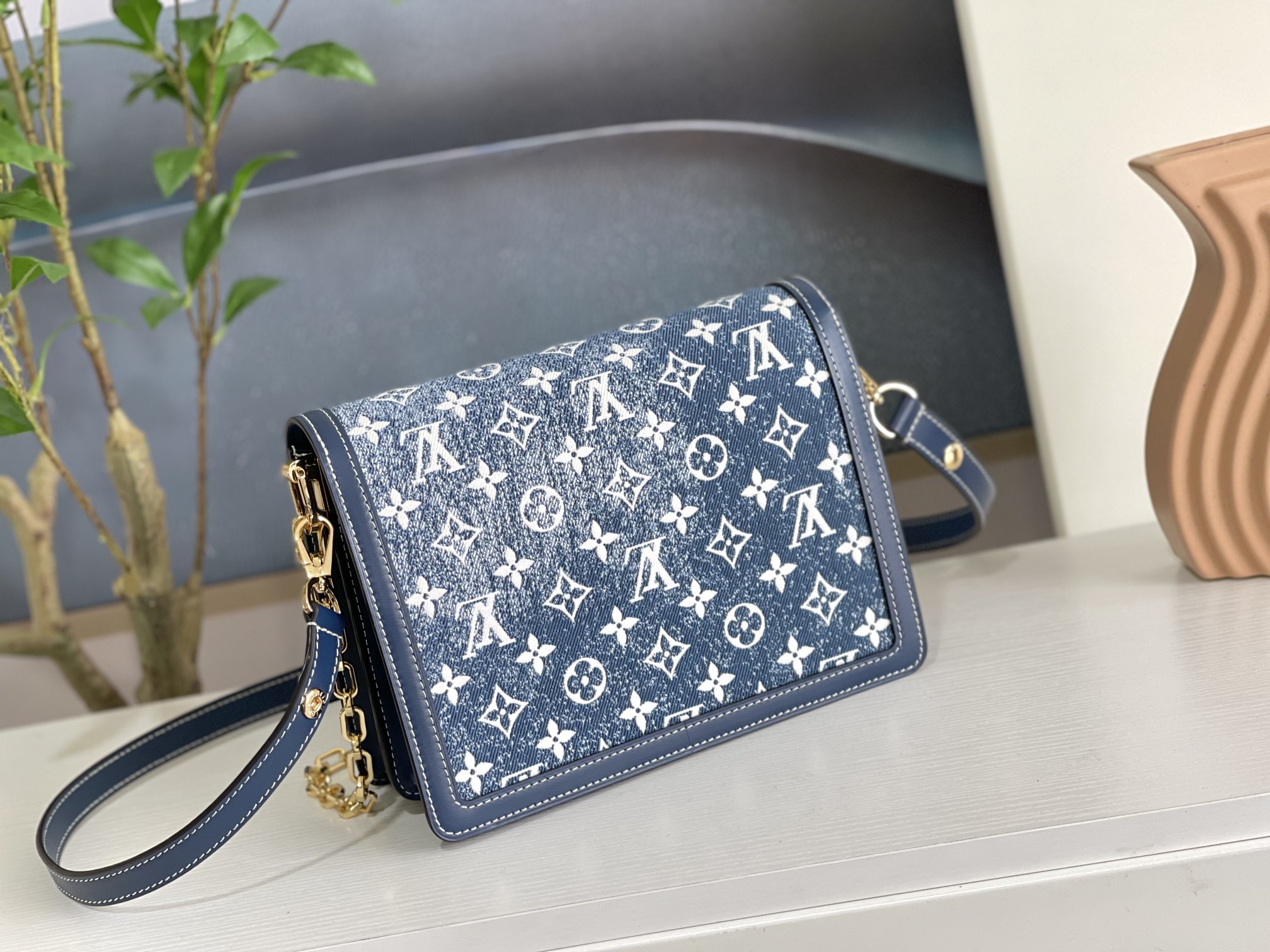 L0vis Vvtt0n Dauphine