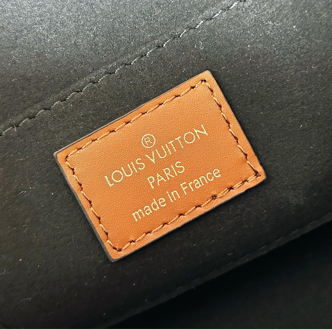 L0vis Vvtt0n Dauphine