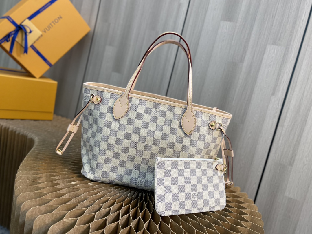 L0vis Vvtt0n Damier Ebene