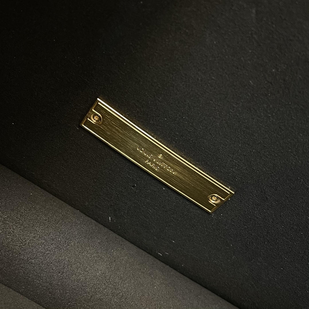 L0vis Vvtt0n Dauphine