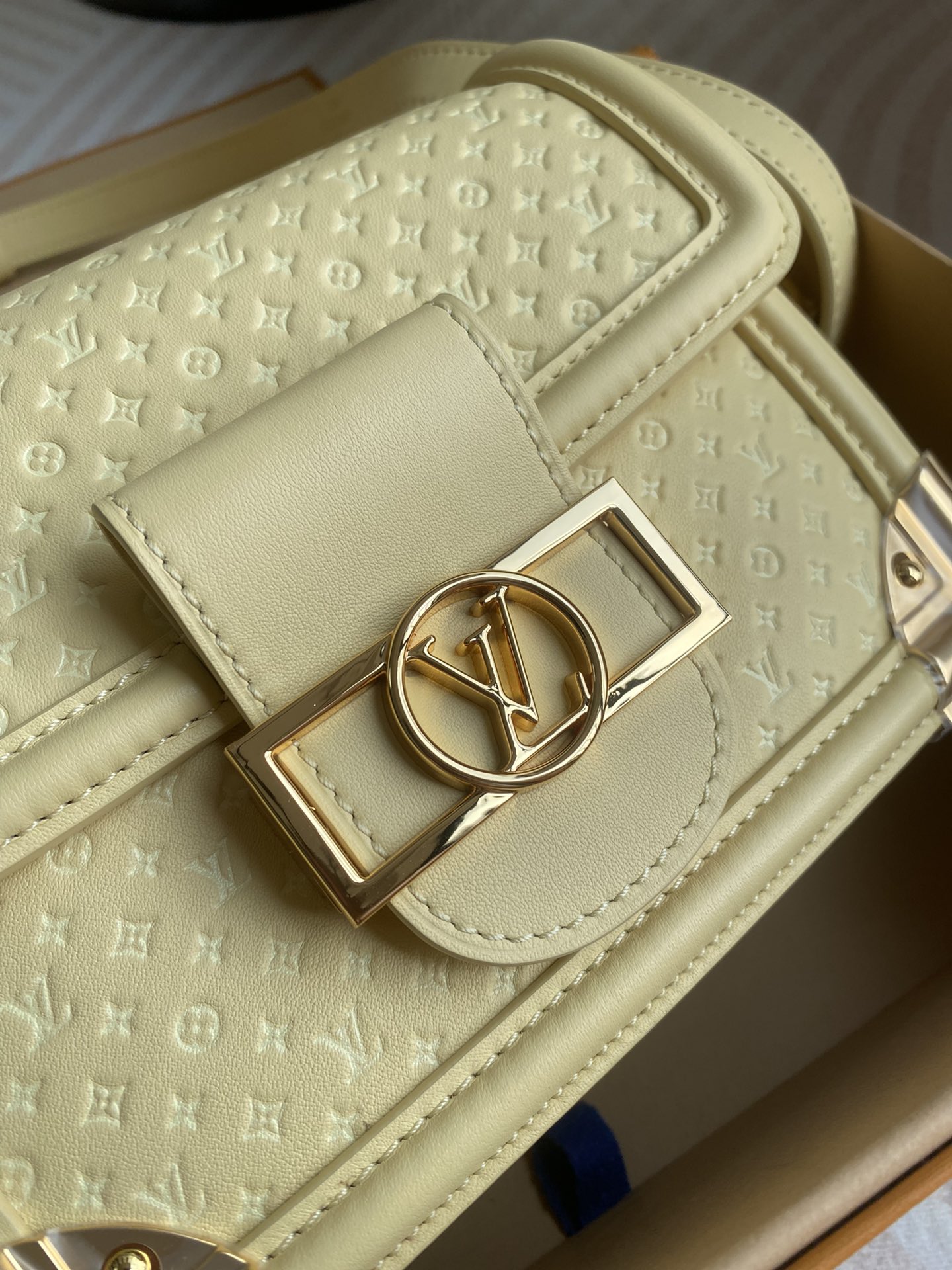 L0vis Vvtt0n Dauphine