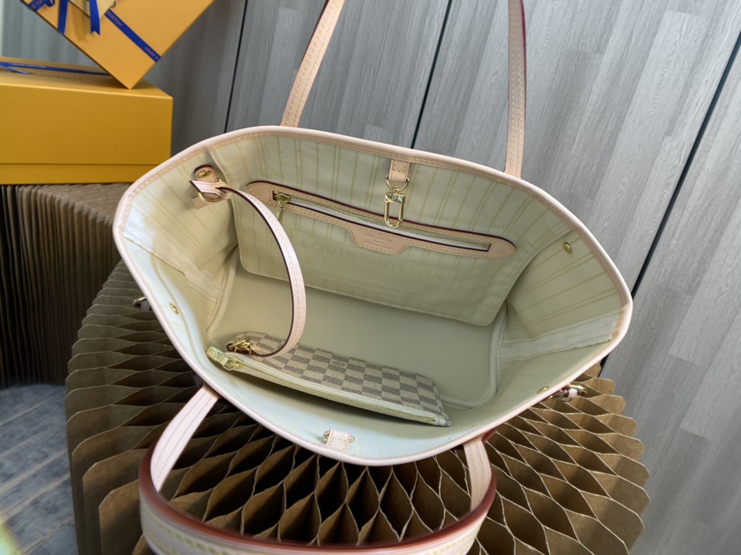 L0vis Vvtt0n Damier Ebene