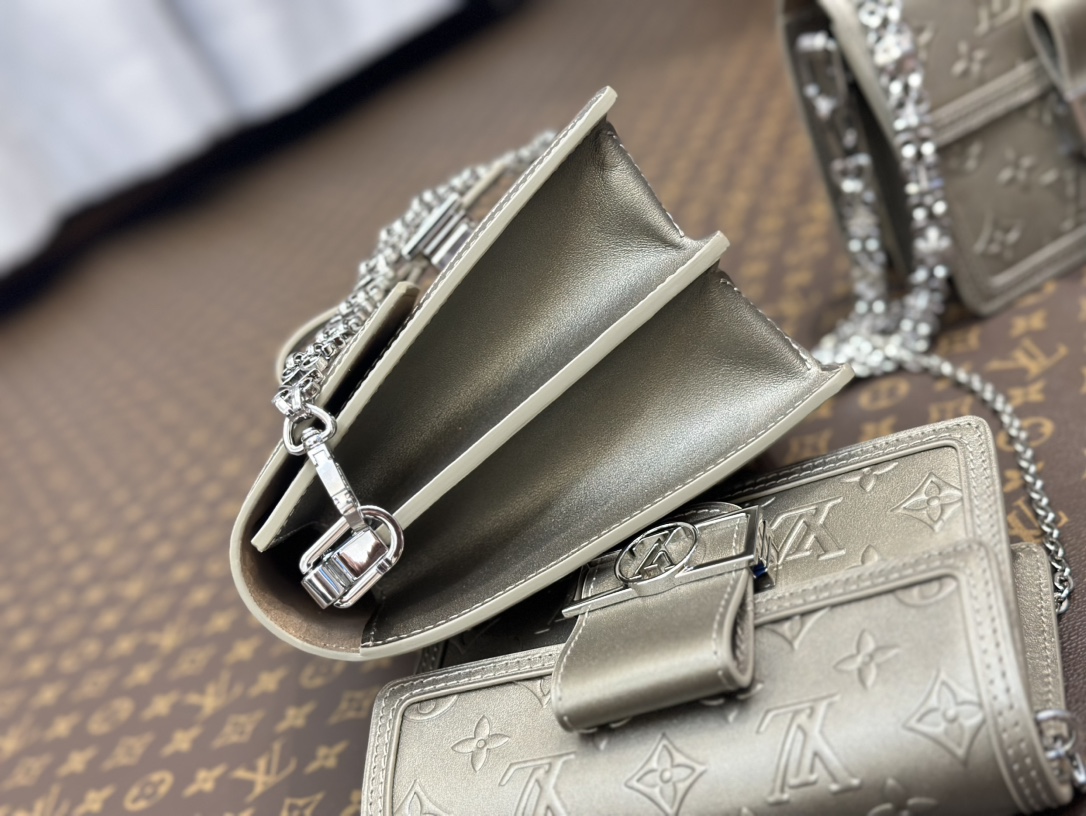 L0vis Vvtt0n Dauphine