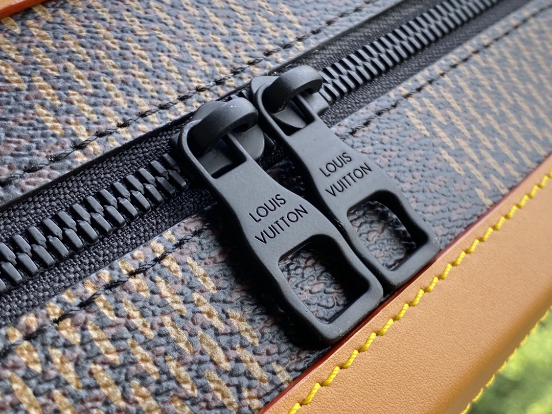 L0vis Vvtt0n Damier Ebene