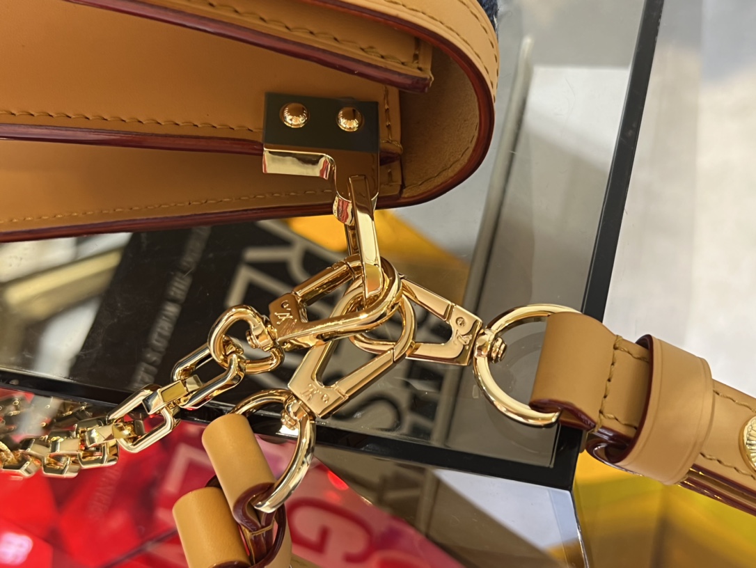 L0vis Vvtt0n Dauphine