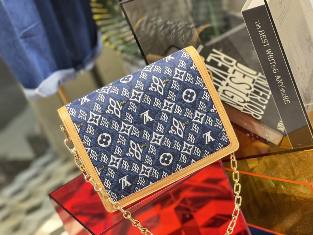 L0vis Vvtt0n Dauphine