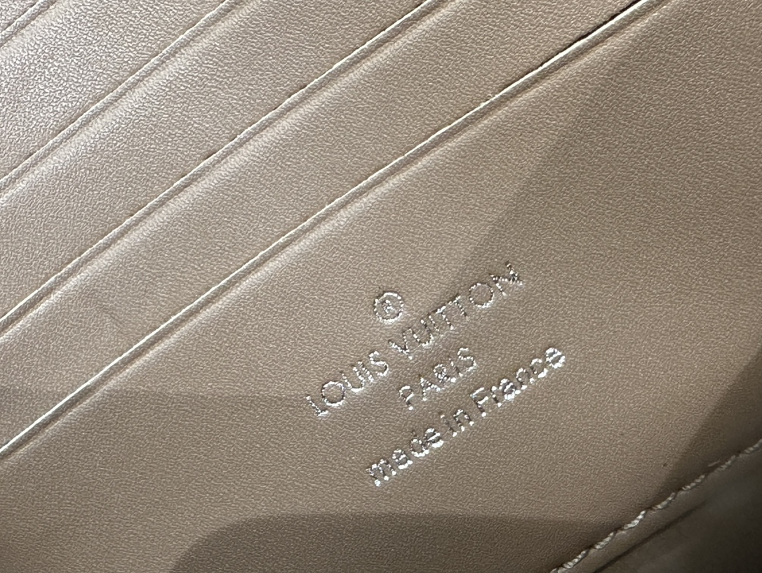 L0vis Vvtt0n Dauphine