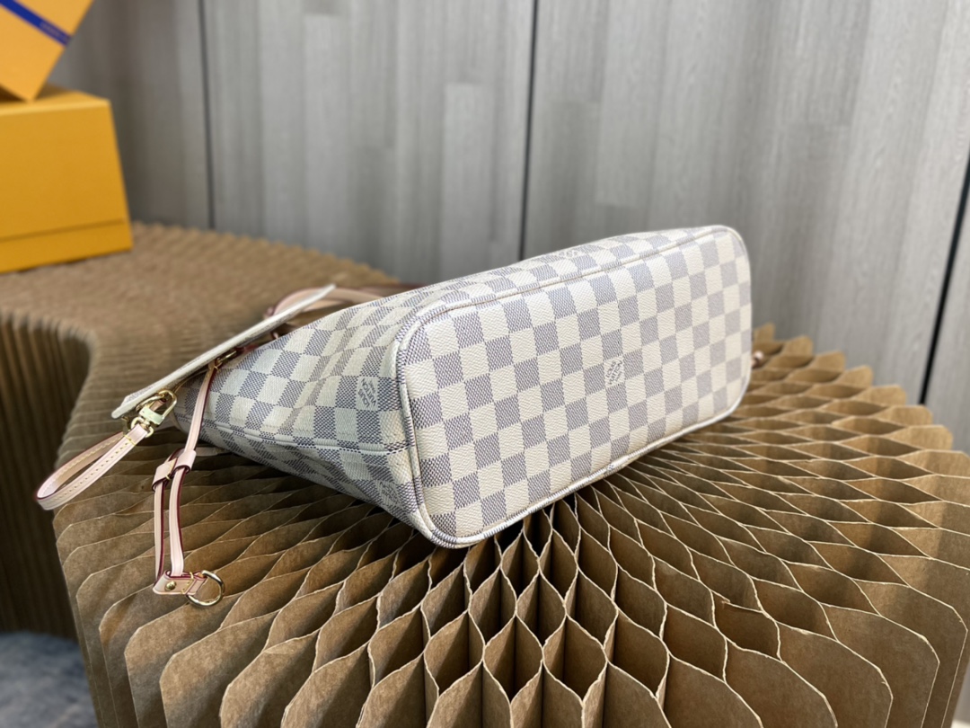 L0vis Vvtt0n Damier Ebene