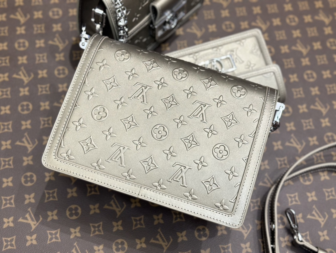 L0vis Vvtt0n Dauphine