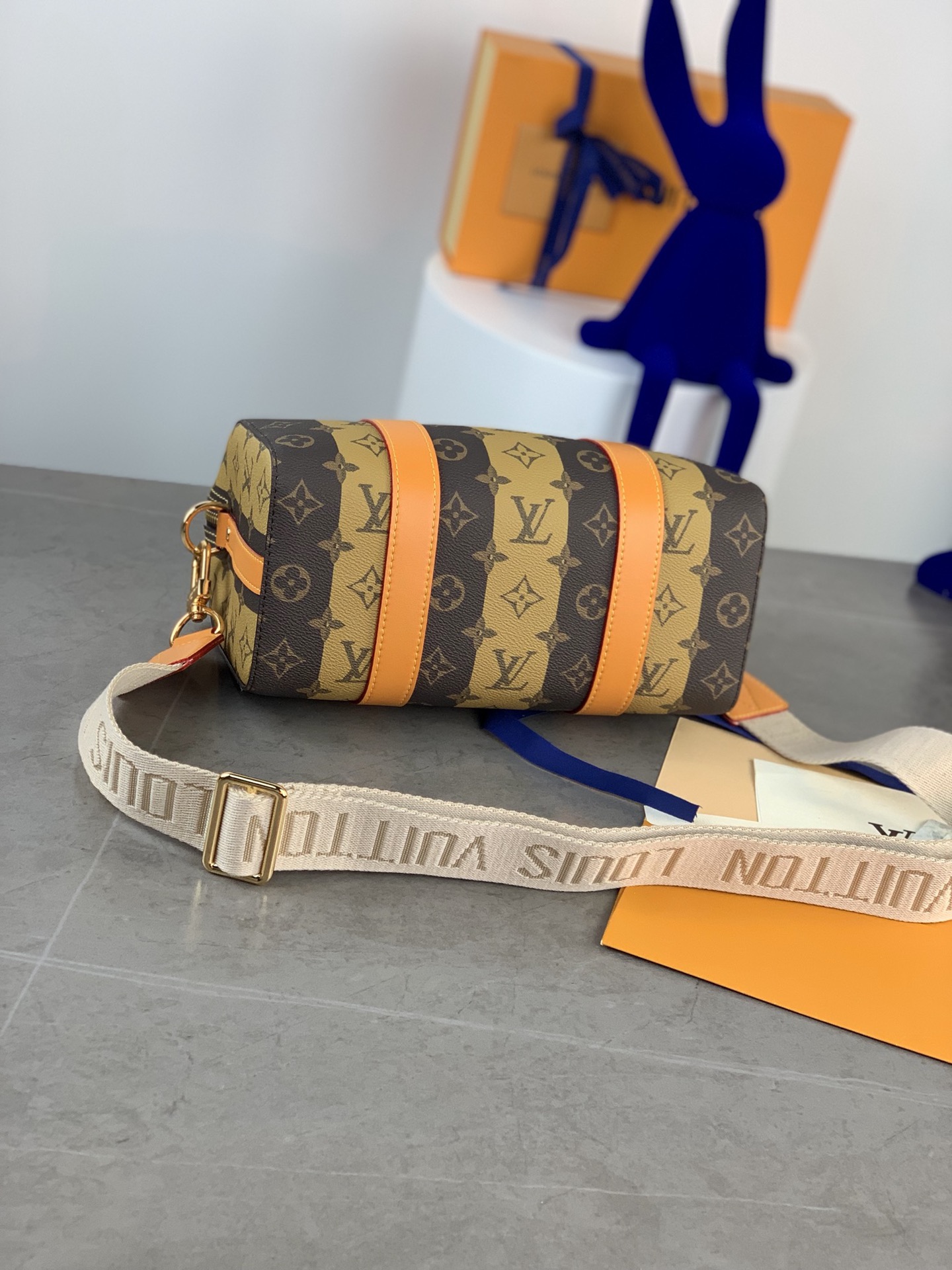 L0vis Vvtt0n Keepall