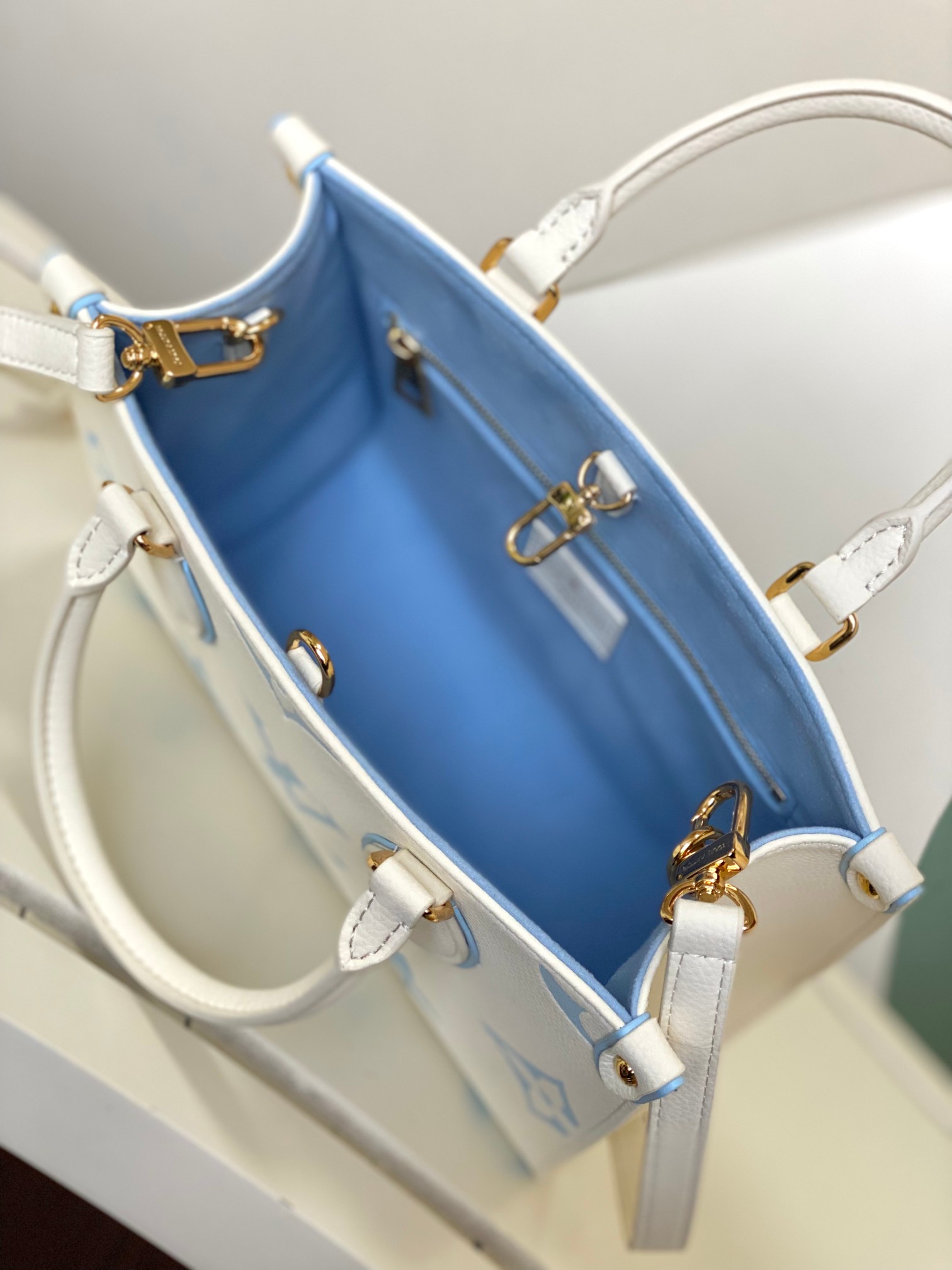 L0vis Vvtt0n Monogram Empreinte