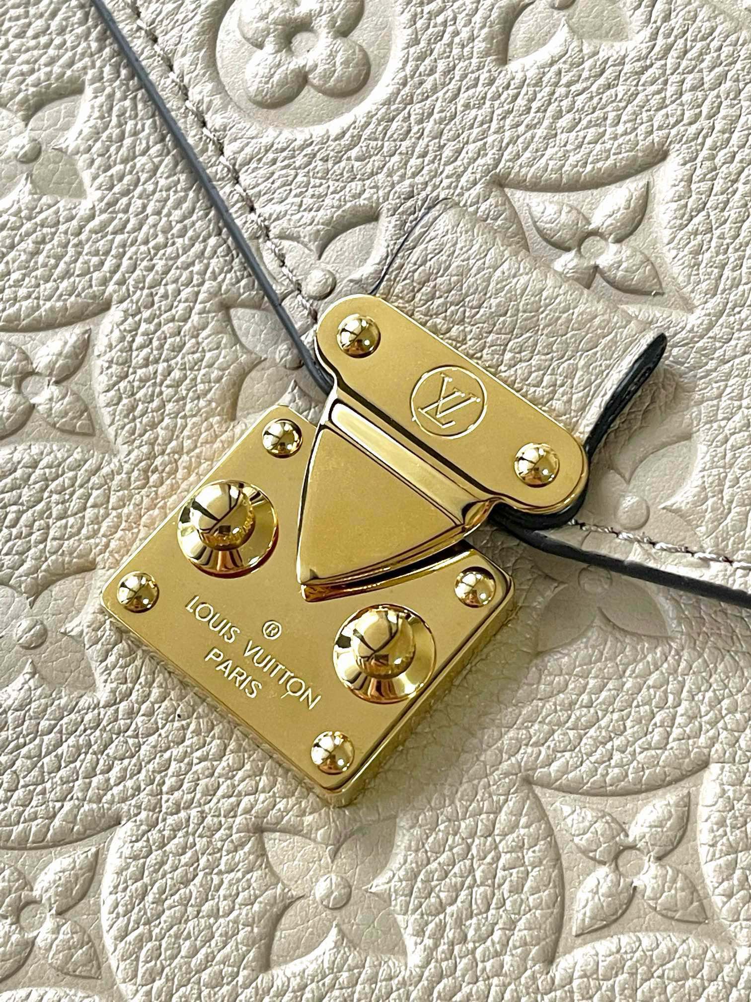 L0vis Vvtt0n Monogram Empreinte