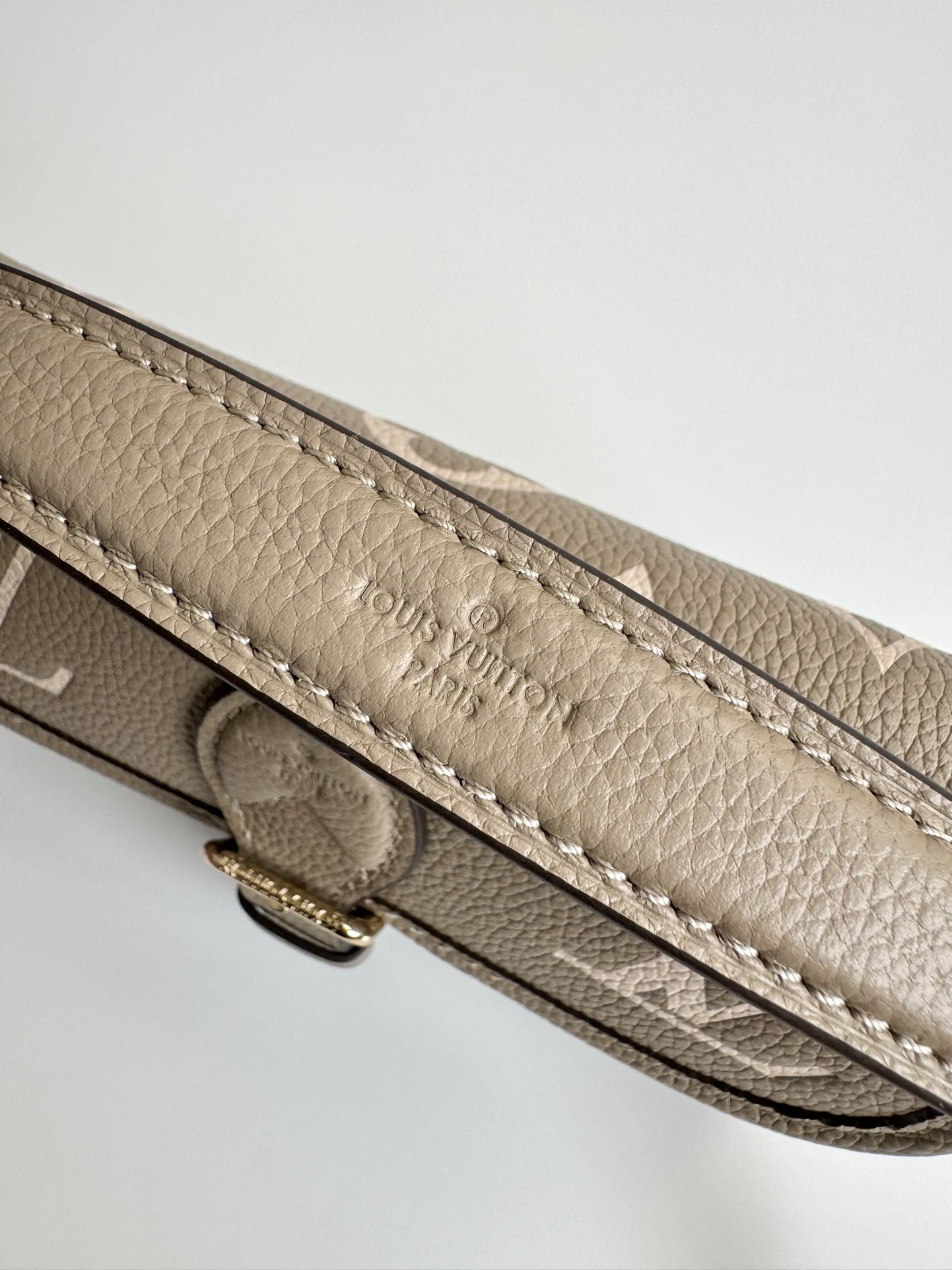 L0vis Vvtt0n Monogram Empreinte