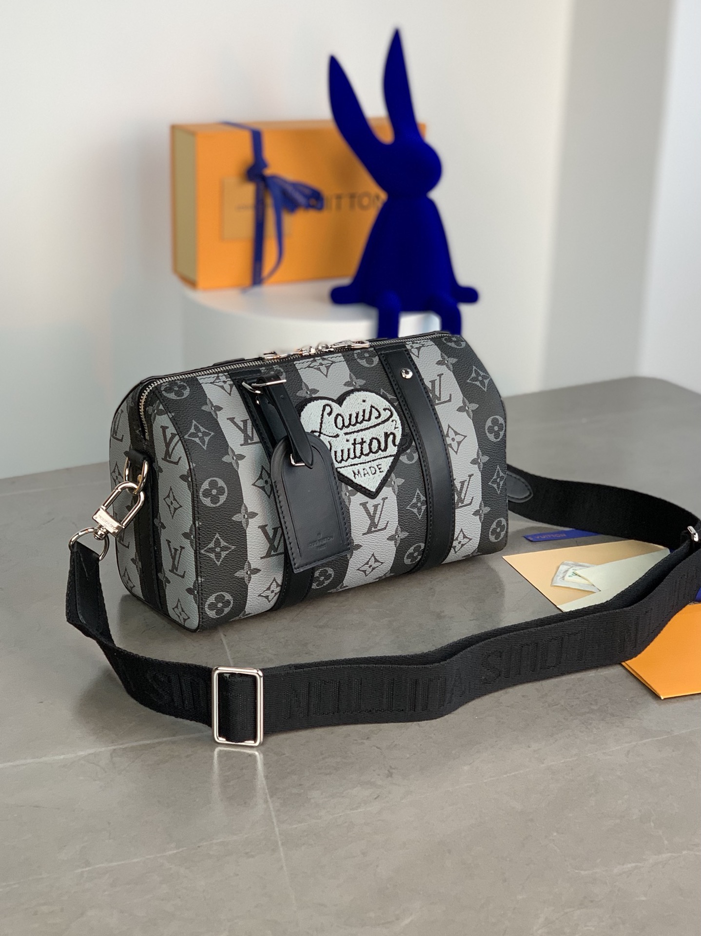 L0vis Vvtt0n Keepall