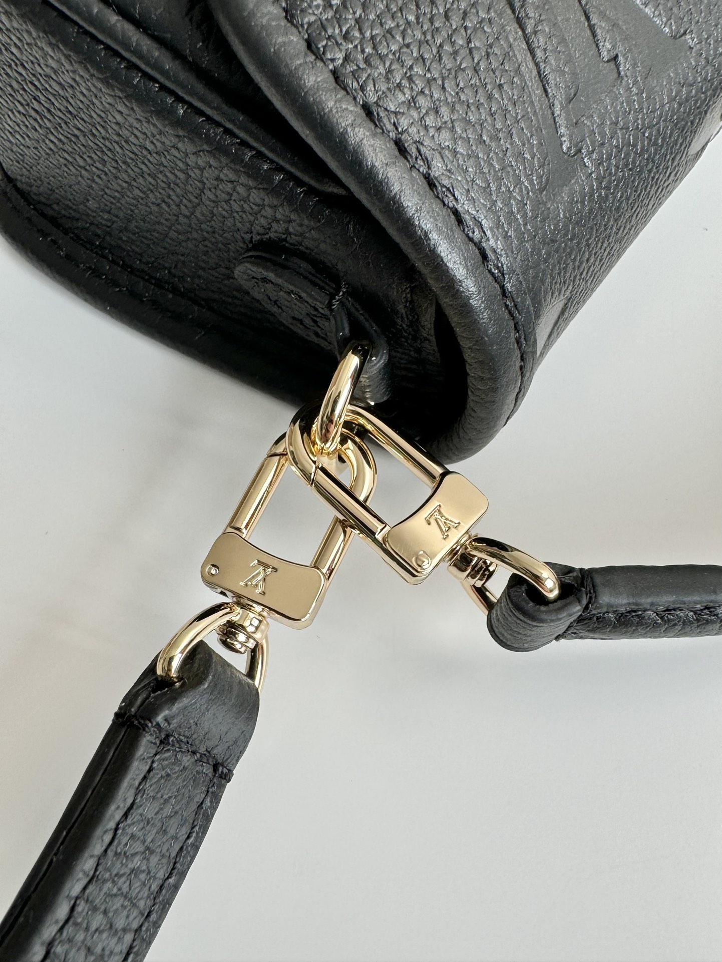 L0vis Vvtt0n Monogram Empreinte