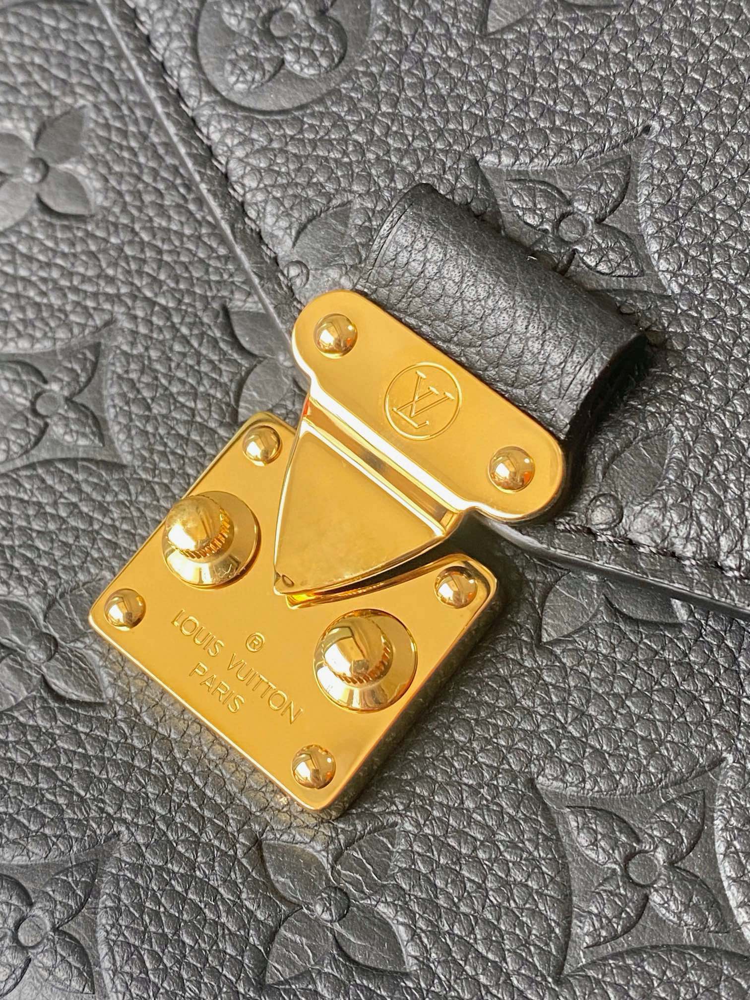 L0vis Vvtt0n Monogram Empreinte