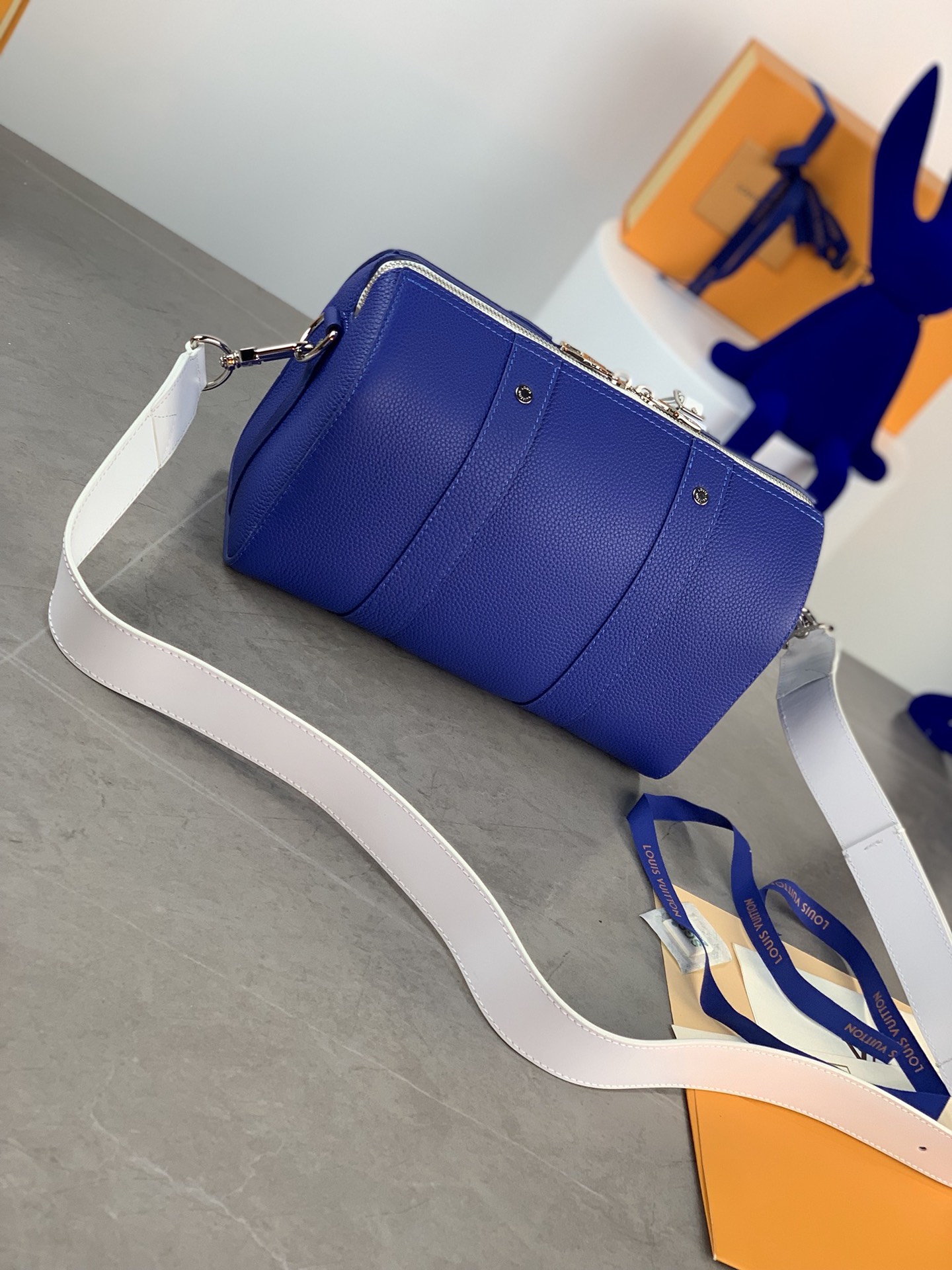 L0vis Vvtt0n Keepall