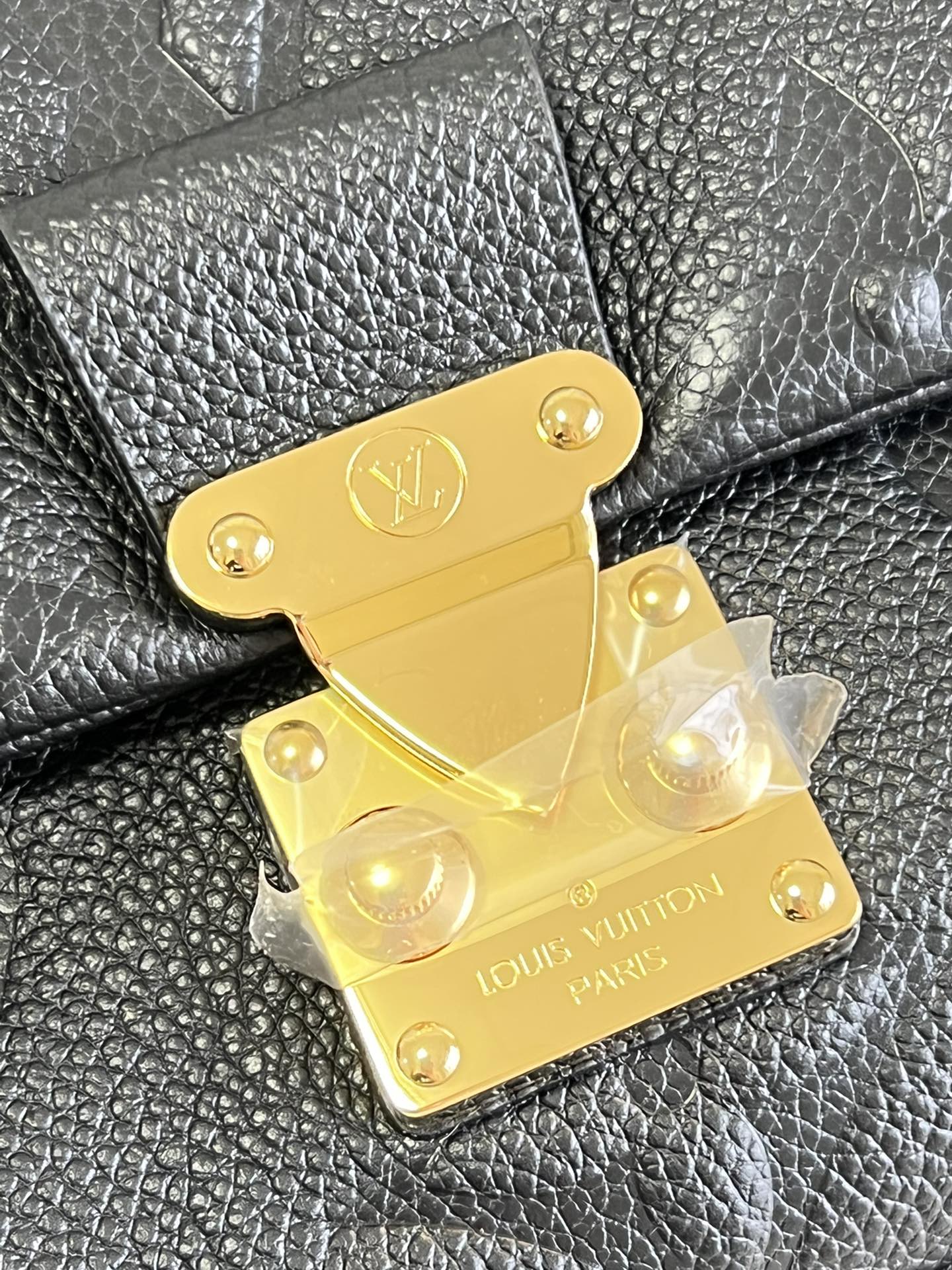 L0vis Vvtt0n Monogram Empreinte