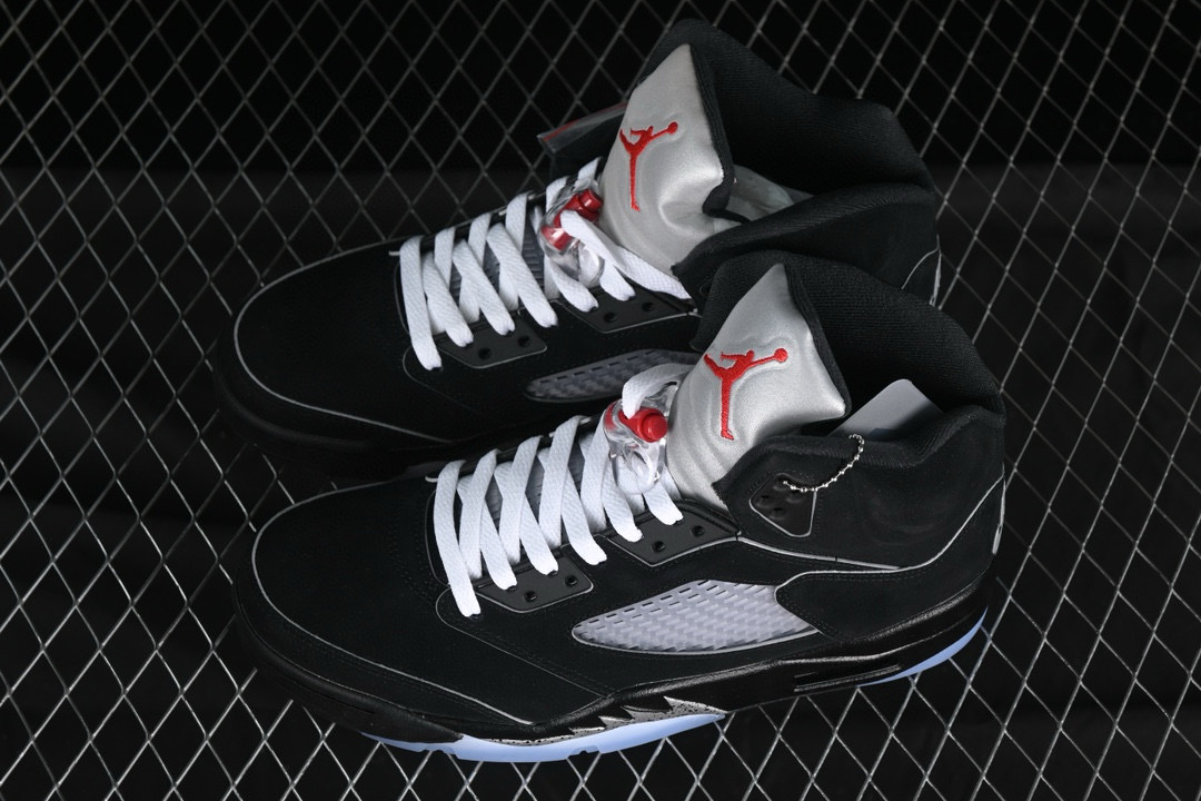 Air Jordan 5 Black "Metallic Reimagined"