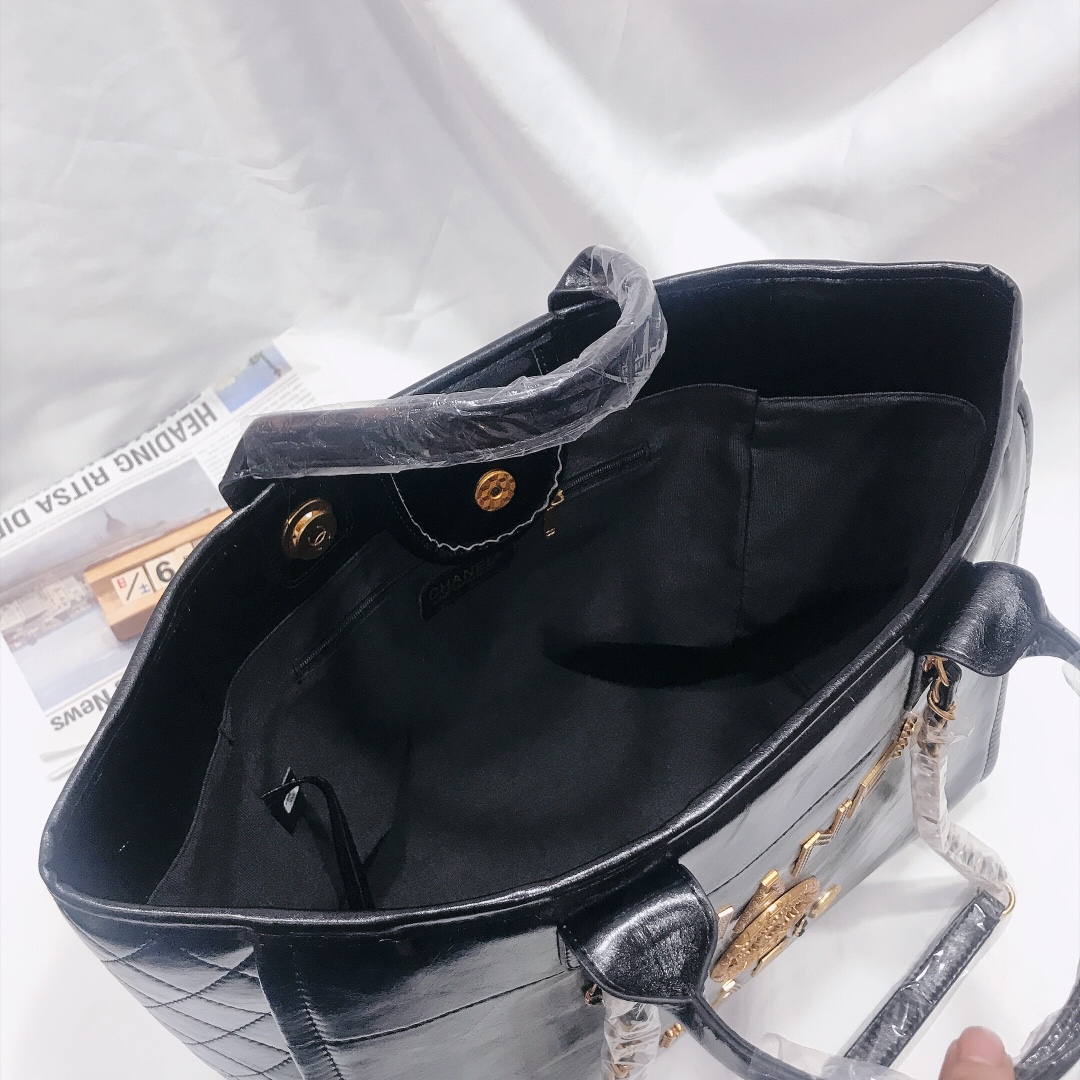 Ch**el Timeless Zip Tote Caviar Large