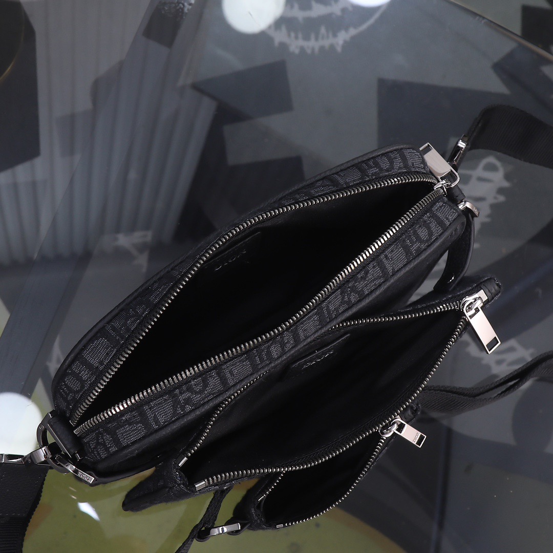 D10r Black Oblique Knit Round Triple Bird Bag