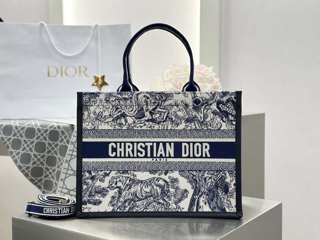 New D10r Blue and White Tiger Leather Tote Bag